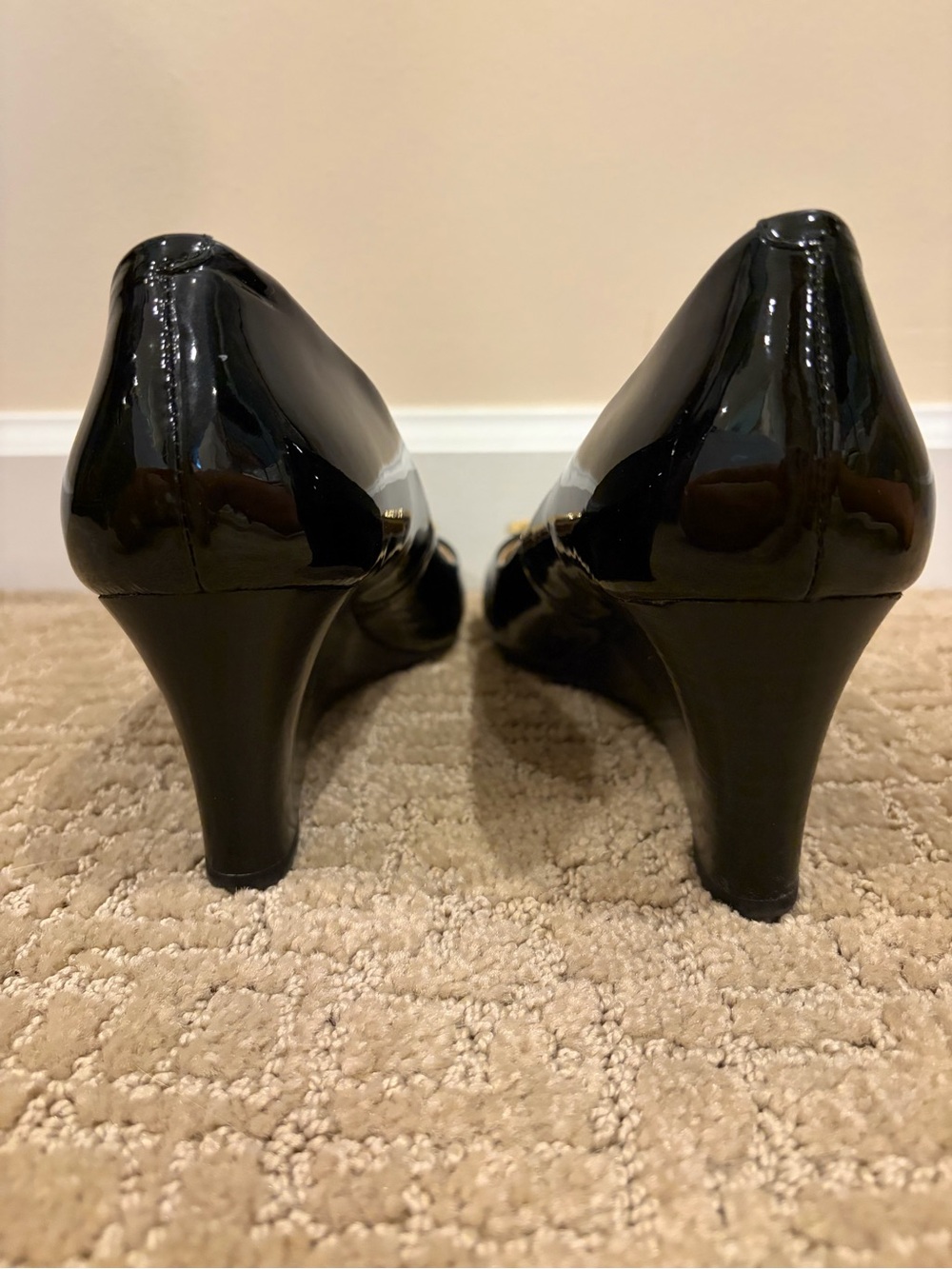 Tory Burch Black Wedge Pumps with Logo Medallion Size 9 - Picture 3 of 5